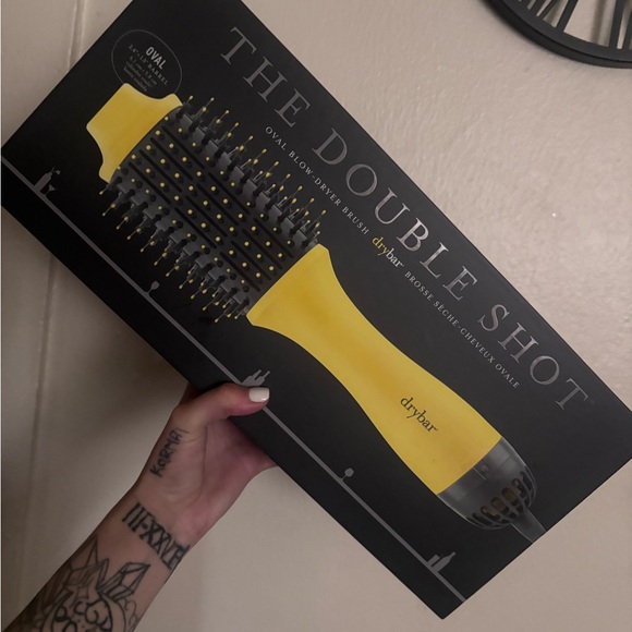Drybar Yellow and Black Blow-Dryer Brush - Picture 1 of 2